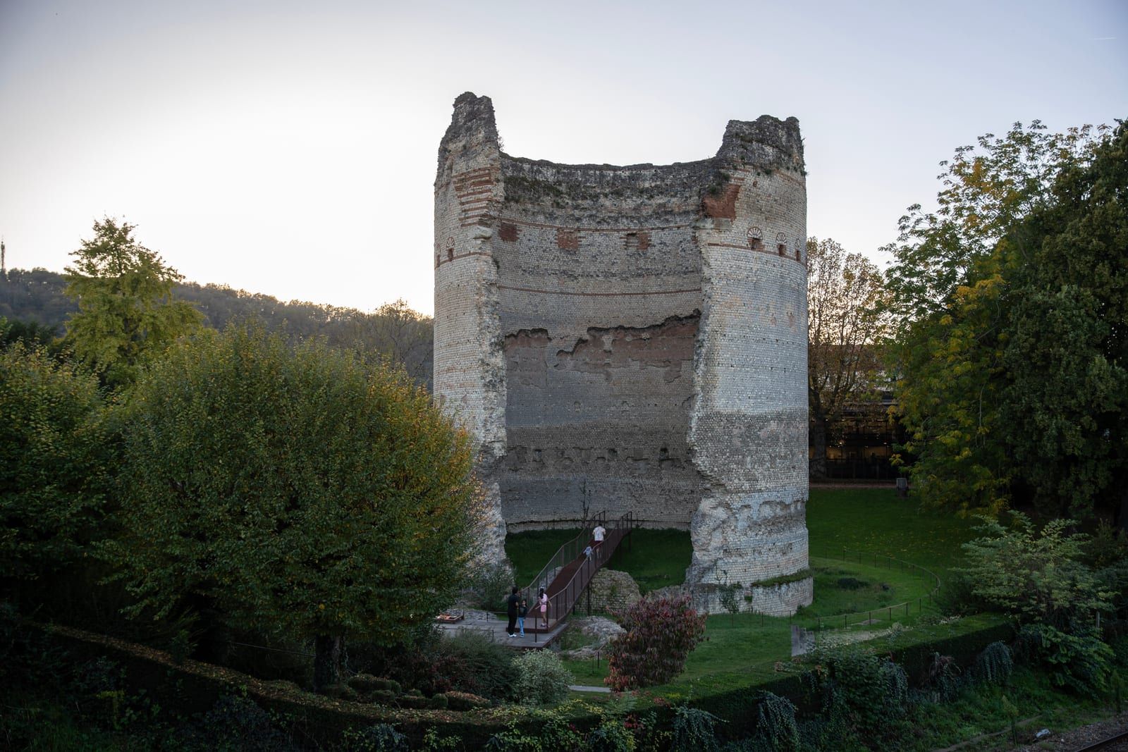 La tour de Vésone à Périgueux, vestige du temple gallo-romain de Vésunna